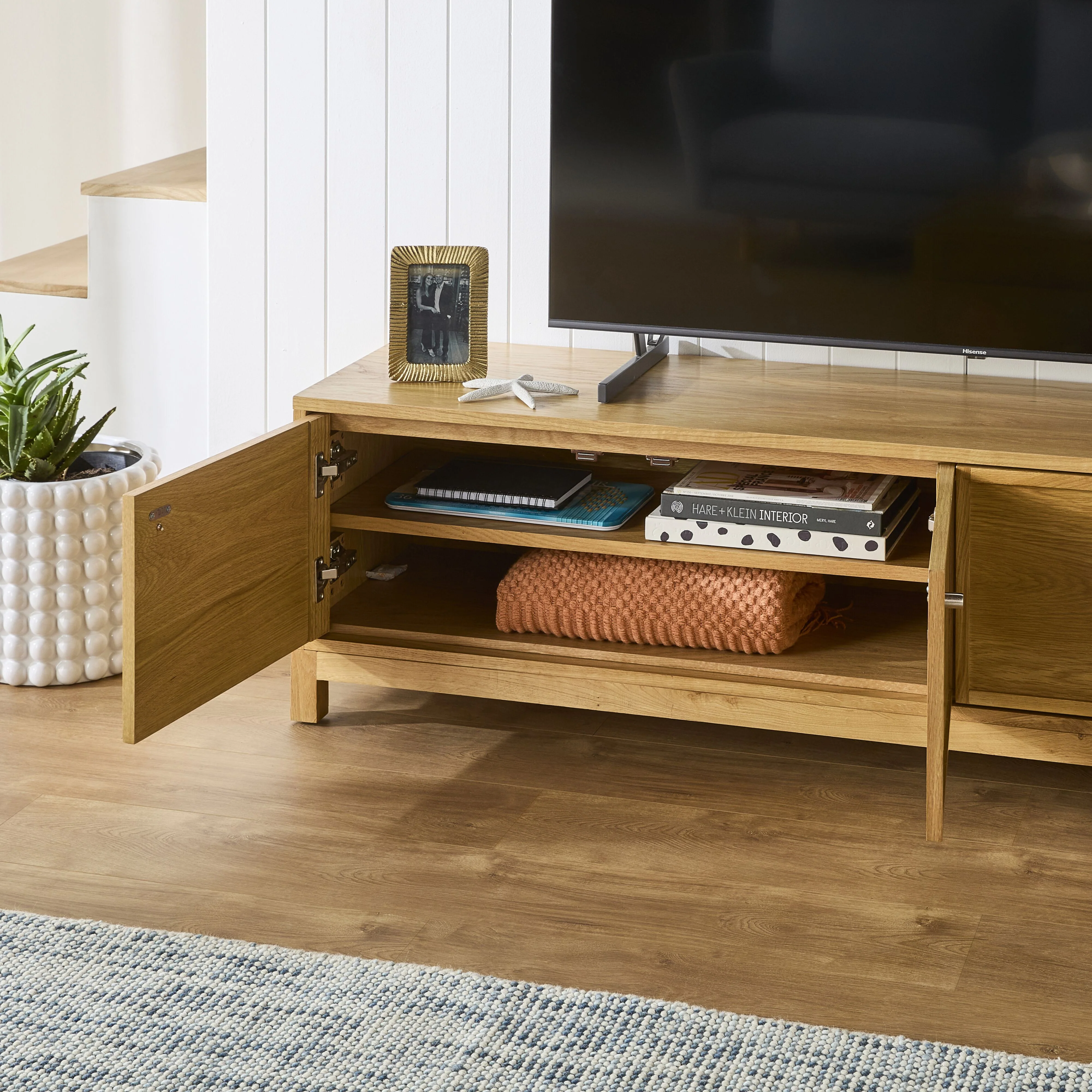 Avalon 4 Door Entertainment Unit Light Oak - Image 11