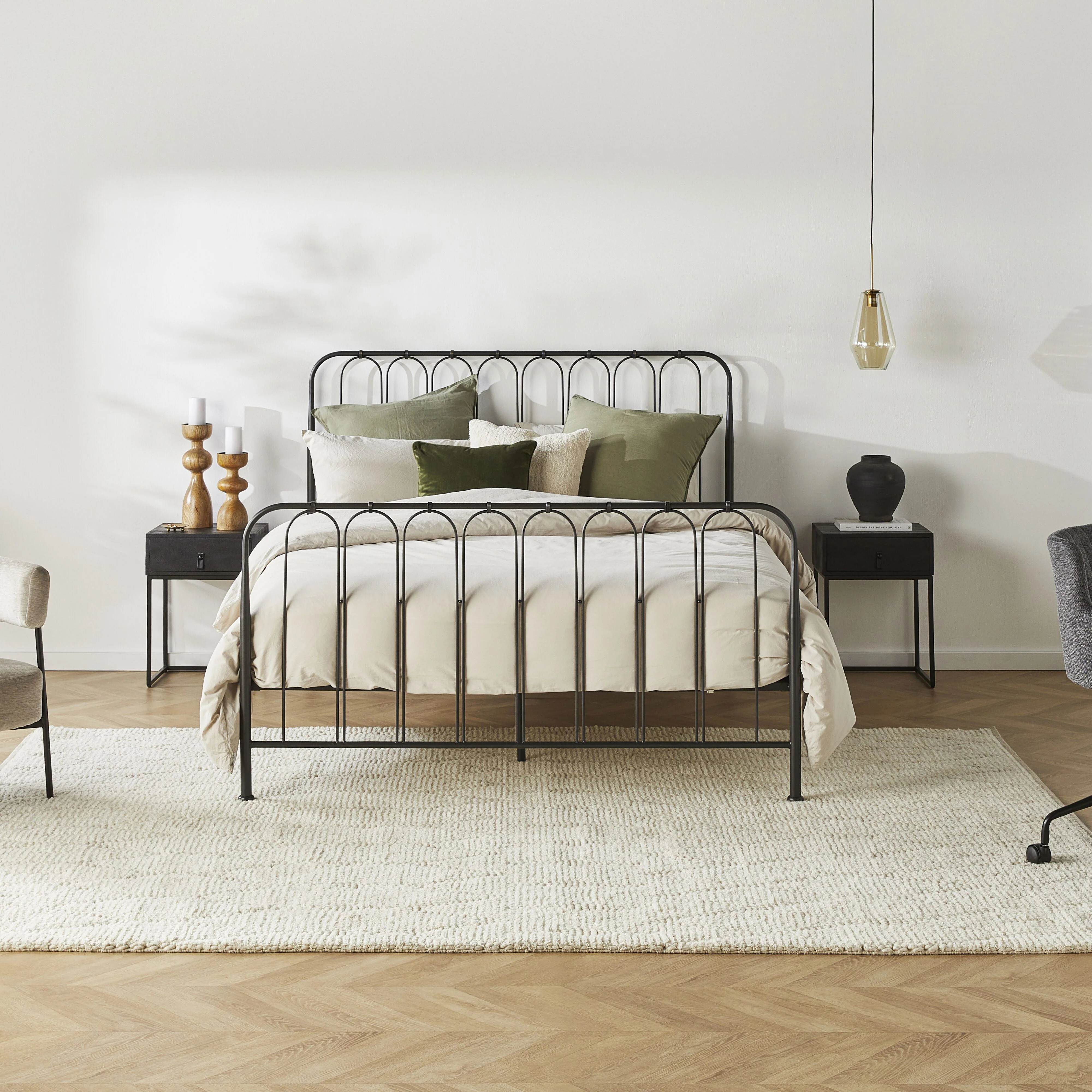 Lottie King Bed - Image 8