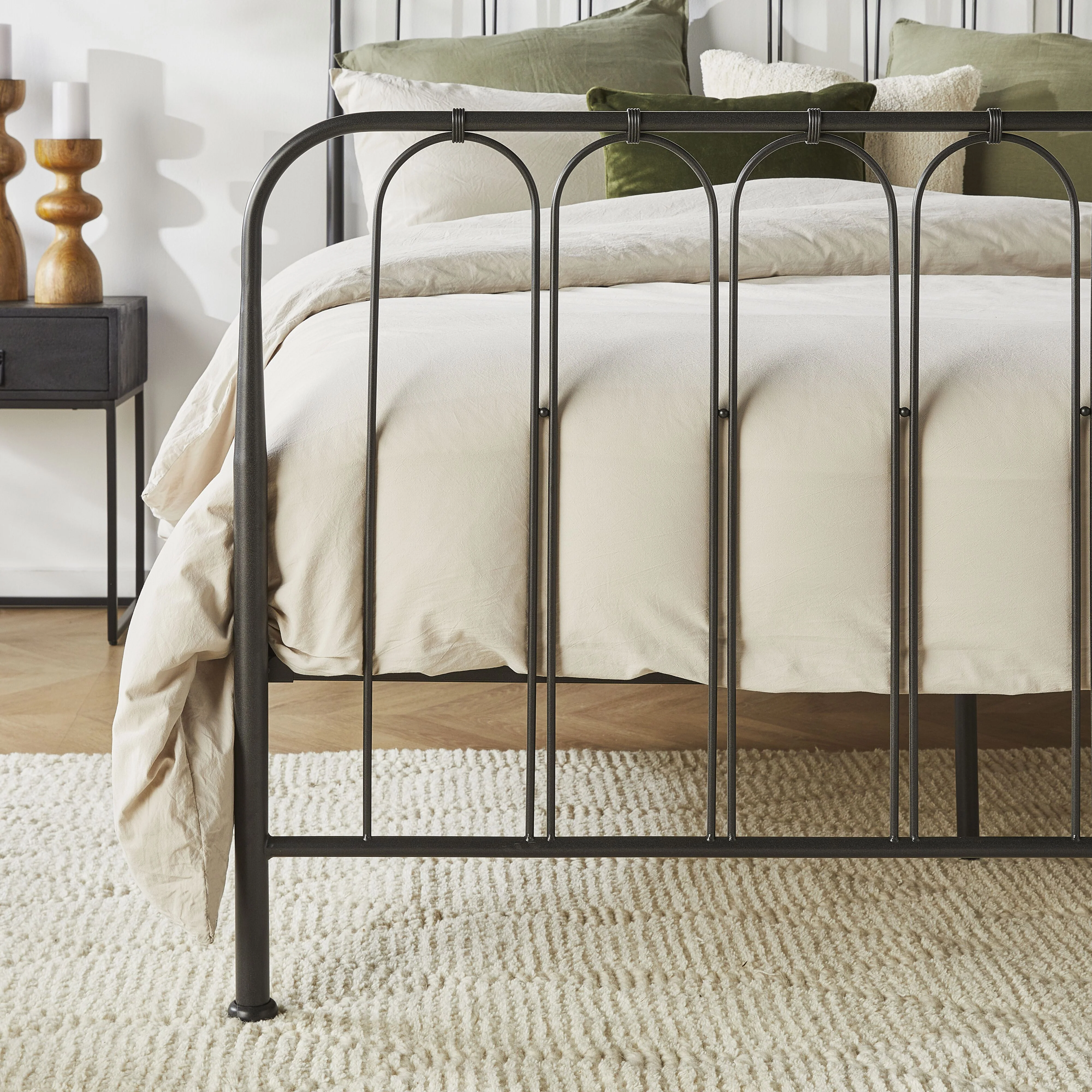 Lottie King Bed - Image 9