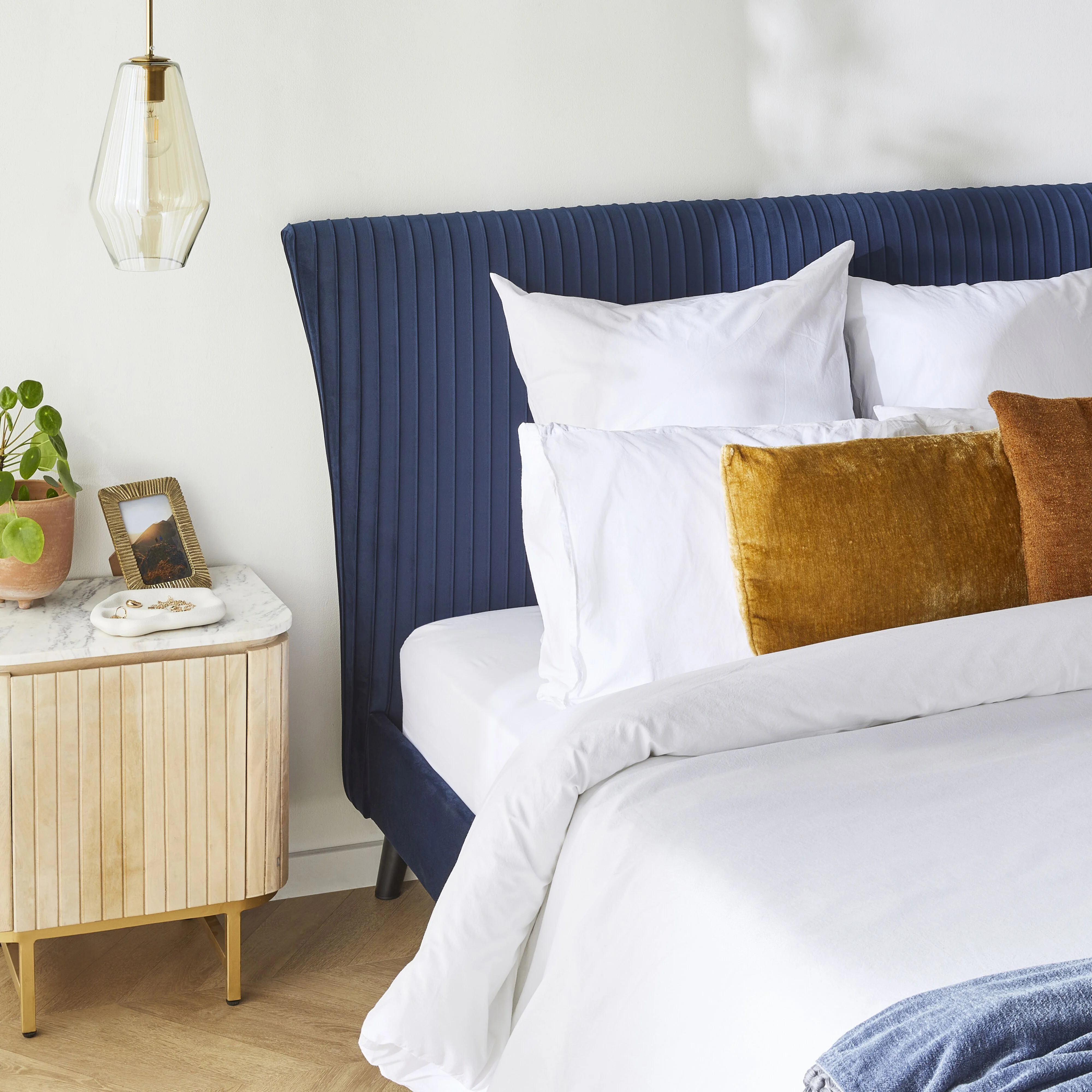 Pleat Bed Queen Midnight - Image 8